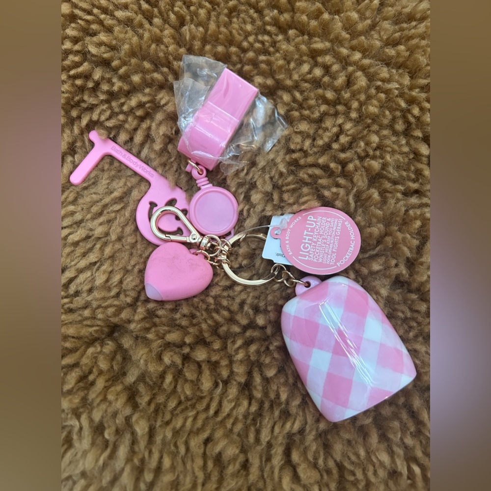 Bath and body works safety keychain set and hand sanitizer holder nwt